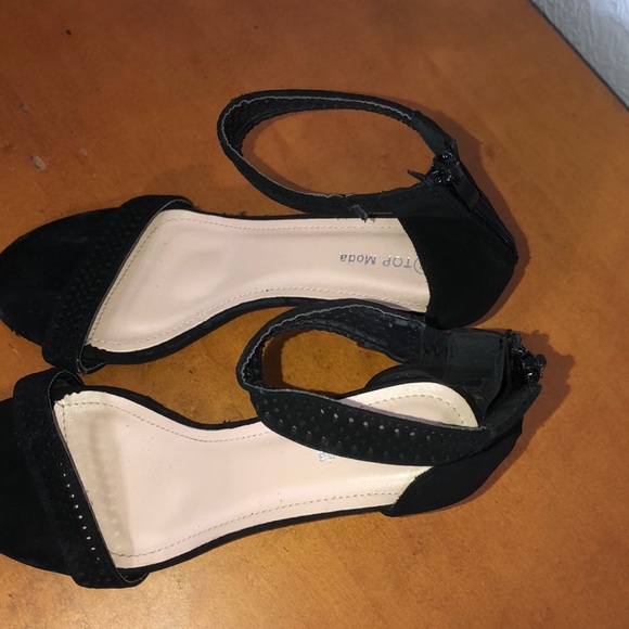 Heels - Picture 2 of 5